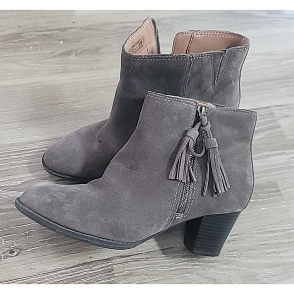 Vionic Womens Ankle Boot Sz 8.5 Suede Taupe Gray Leather Fringe Zip Block Heel - Picture 1 of 16